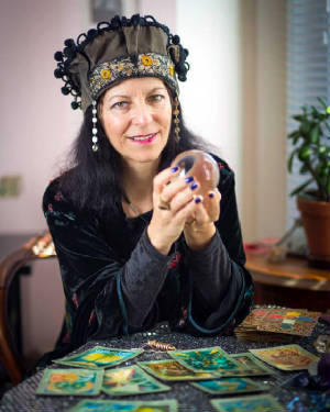 Tarot reading psychic,corporate party, Tara Greene
